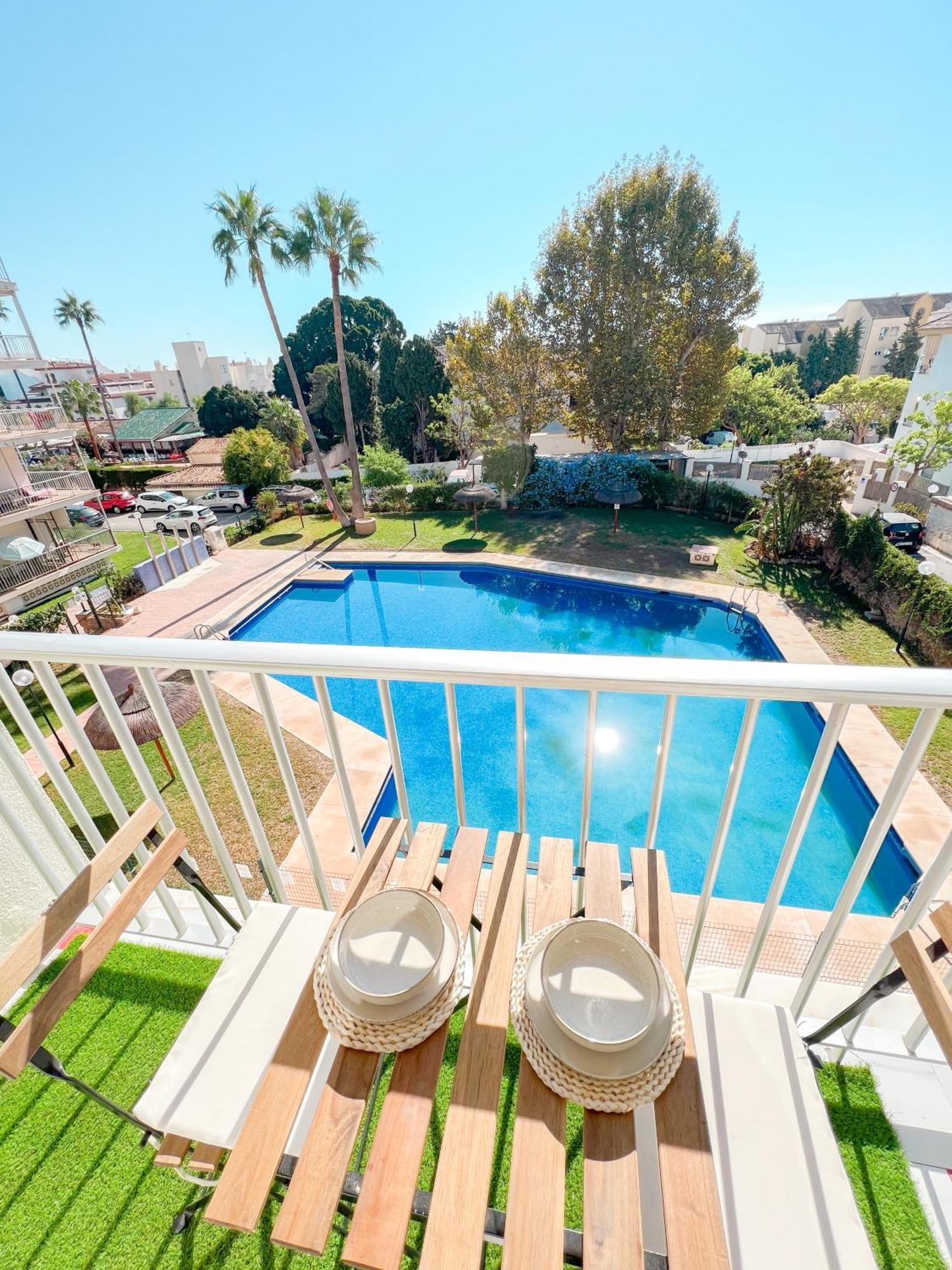 Ferienwohnung Cozy & Sunny Carihuela Park Torremolinos Exterior foto