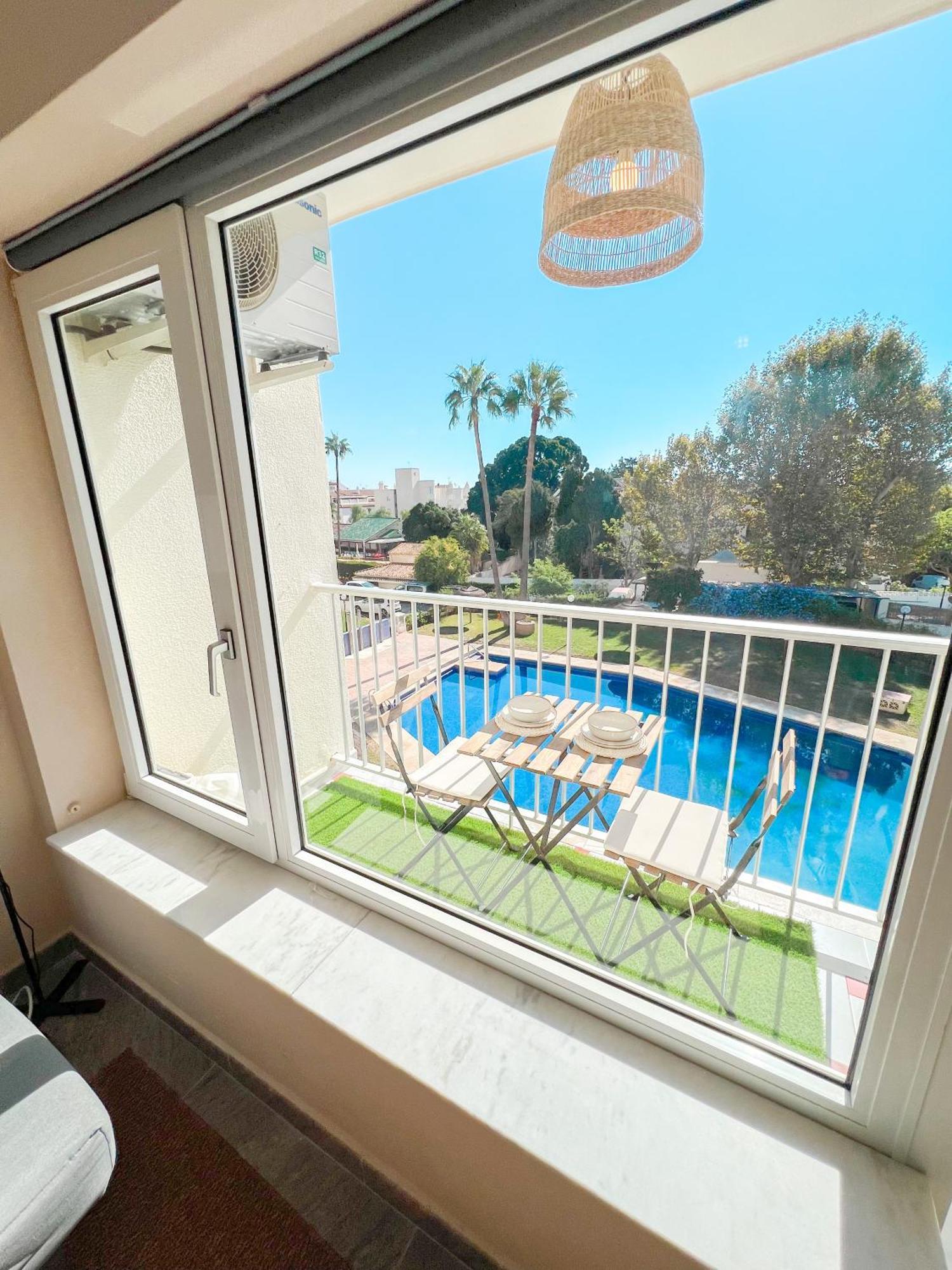 Ferienwohnung Cozy & Sunny Carihuela Park Torremolinos Exterior foto