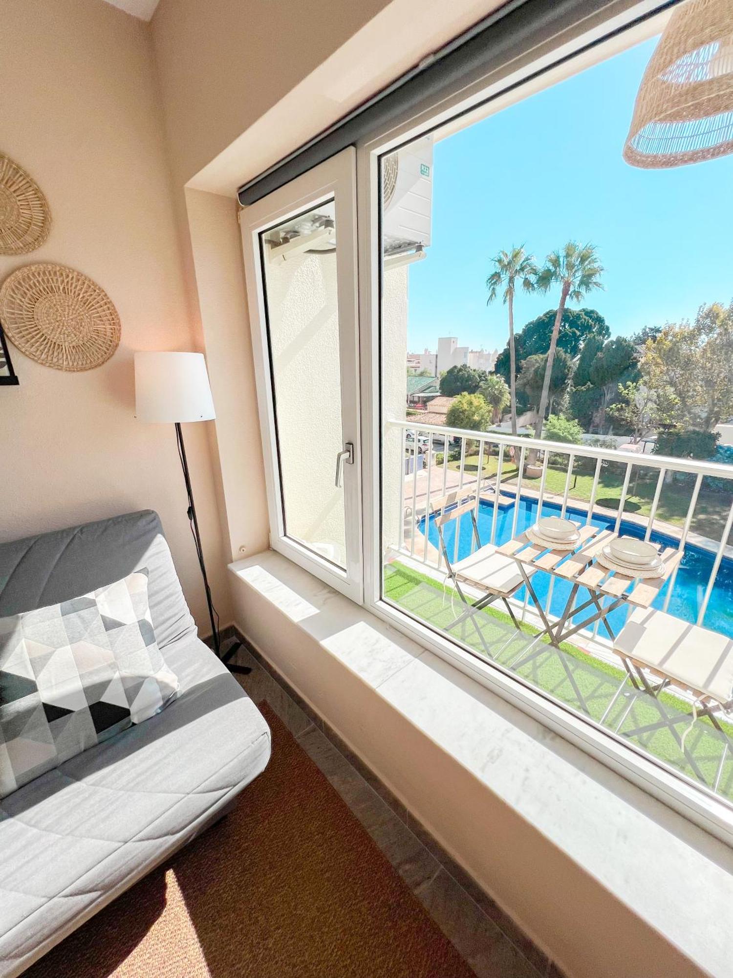 Ferienwohnung Cozy & Sunny Carihuela Park Torremolinos Exterior foto